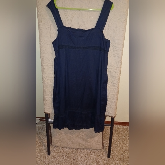 Dress - Picture 4 of 4